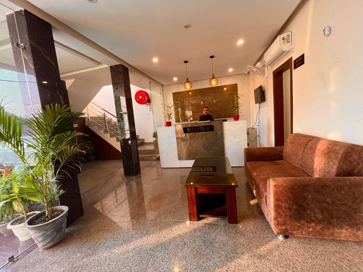 Hotel The Pacific Grand, Haridwār Buitenkant foto