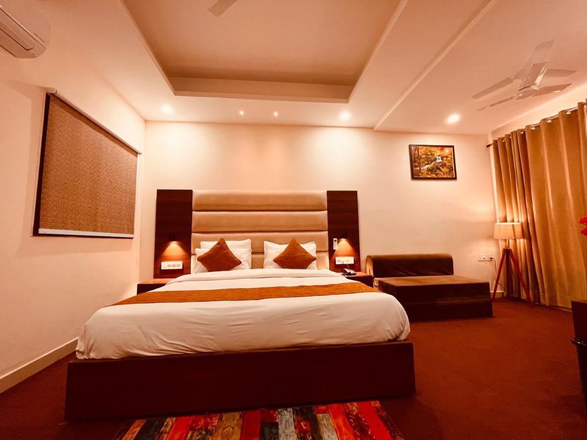 Hotel The Pacific Grand, Haridwār Buitenkant foto