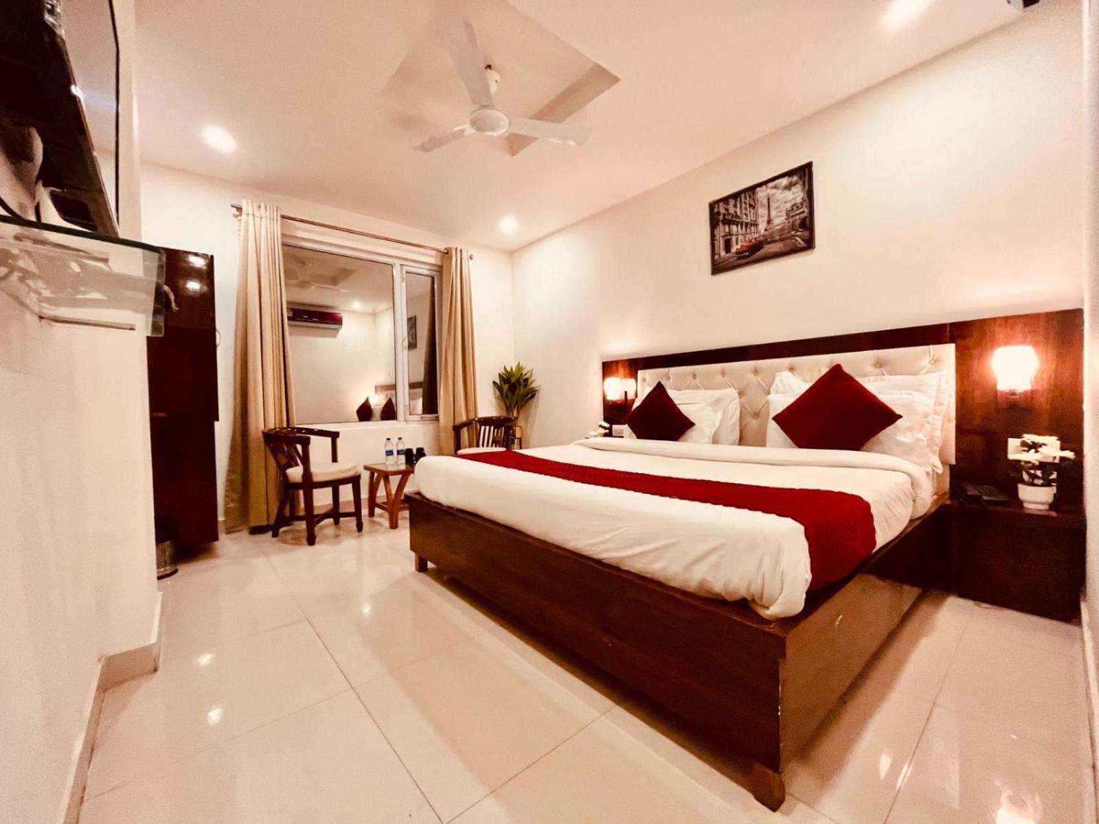 Hotel The Pacific Grand, Haridwār Buitenkant foto